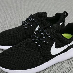 Nike running shoes. Roshe one